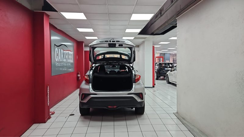 Toyota C-HR SUV DYNAMIC BUSINESS 122cv/TVA RECUPERABLE/1 ERE MAIN