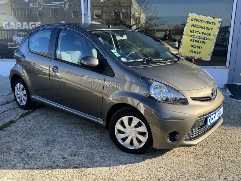 TOYOTA AYGO 63000 km