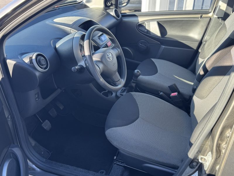 TOYOTA AYGO 63000 km