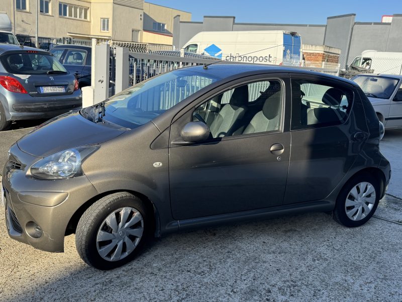 TOYOTA AYGO 63000 km