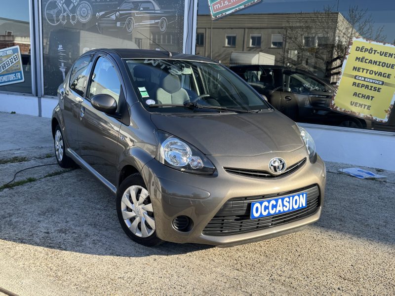 TOYOTA AYGO 63000 km