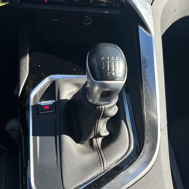 PEUGEOT 3008 1.5 BLUE HDI 130 cv ACTIVE BUSINESS Garantie 12 mois