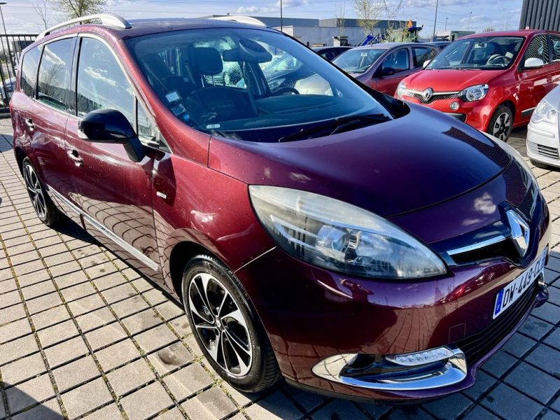 RENAULT MEGANE SCENIC1.2 TCe 130ch energy Life Euro6 7 places 2015 ENERGY BOSE EDITION 7 PL