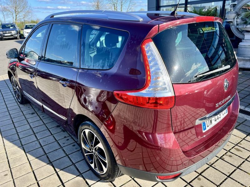 RENAULT MEGANE SCENIC1.2 TCe 130ch energy Life Euro6 7 places 2015 ENERGY BOSE EDITION 7 PL