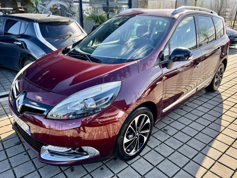 RENAULT MEGANE SCENIC1.2 TCe 130ch energy Life Euro6 7 places 2015 ENERGY BOSE EDITION 7 PL