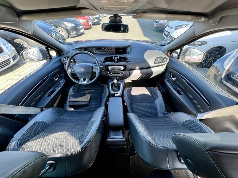 RENAULT MEGANE SCENIC1.2 TCe 130ch energy Life Euro6 7 places 2015 ENERGY BOSE EDITION 7 PL