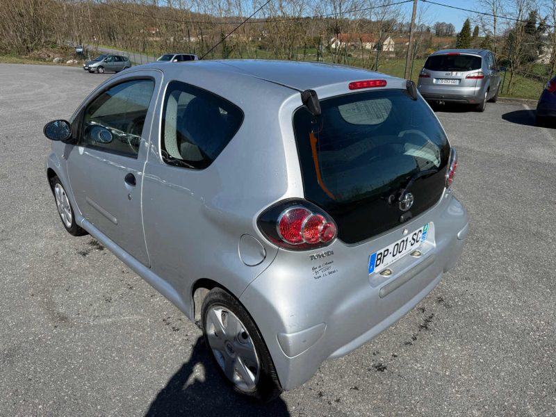 TOYOTA AYGO 2011