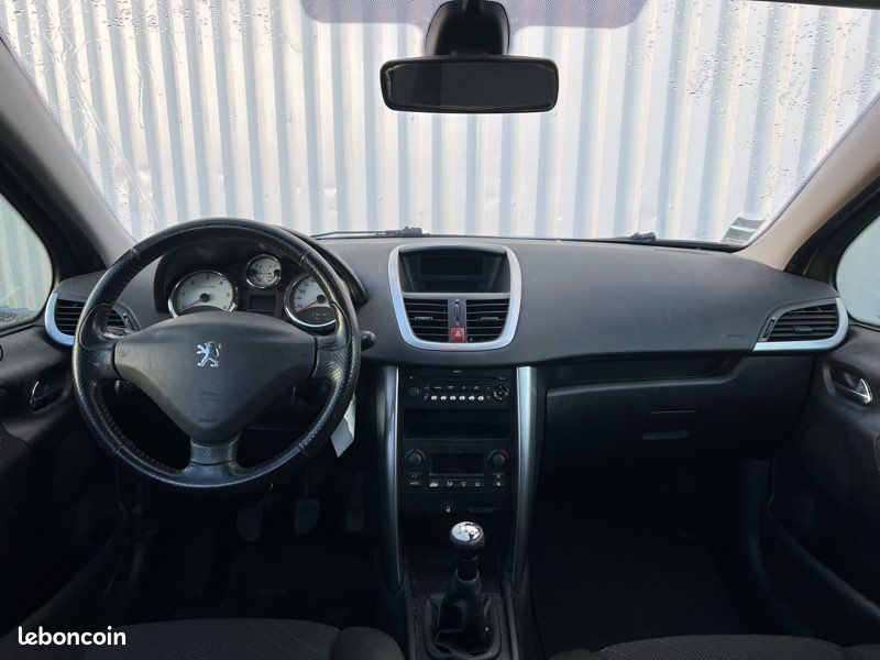 PEUGEOT 207 2009