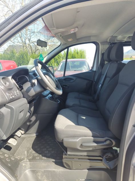 RENAULT TRAFIC  2020