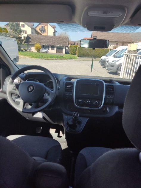 RENAULT TRAFIC  2020