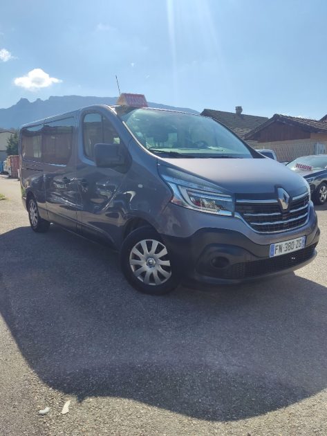 RENAULT TRAFIC  2020