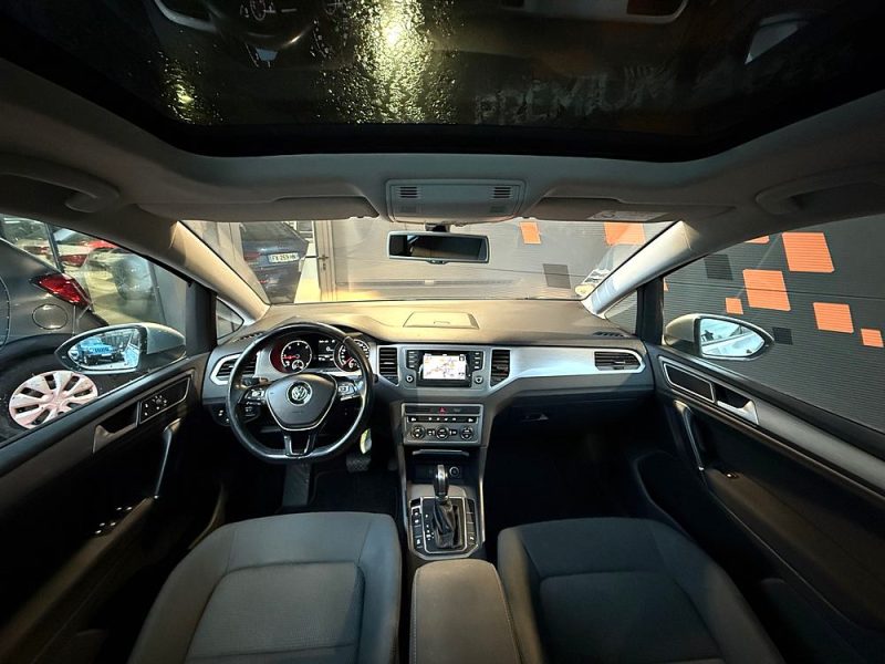 VOLKSWAGEN GOLF SPORTSVAN 2015