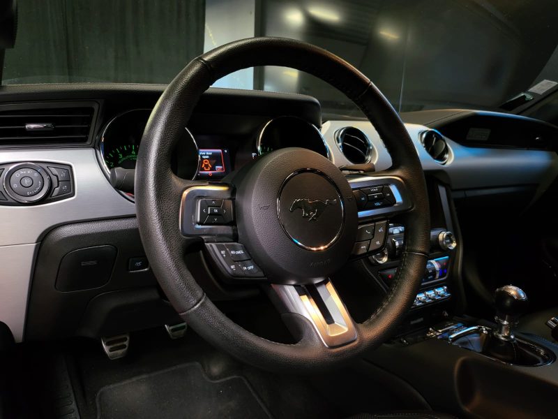 FORD MUSTANG FASTBACK GT 5.0 V8 BVM6 422cv / SUIVI COMPLET FORD / LIGNE INOX AVEC CLAPET / PACK BLAC