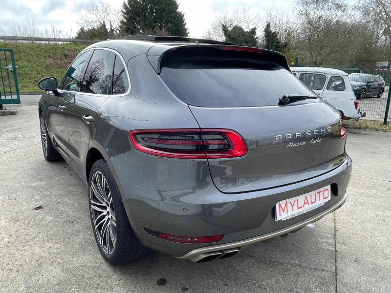 PORSCHE MACAN TURBO 2014