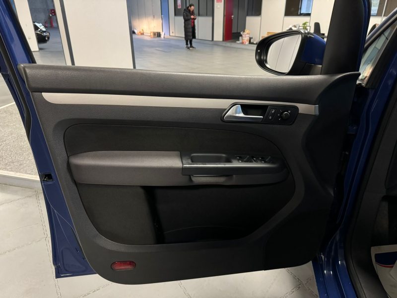 VOLKSWAGEN TOURAN 2.0 TDI 140 Confortline 