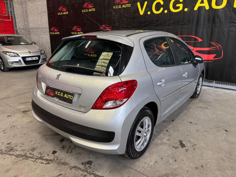 PEUGEOT 207 1.6 HDI 90 Active 