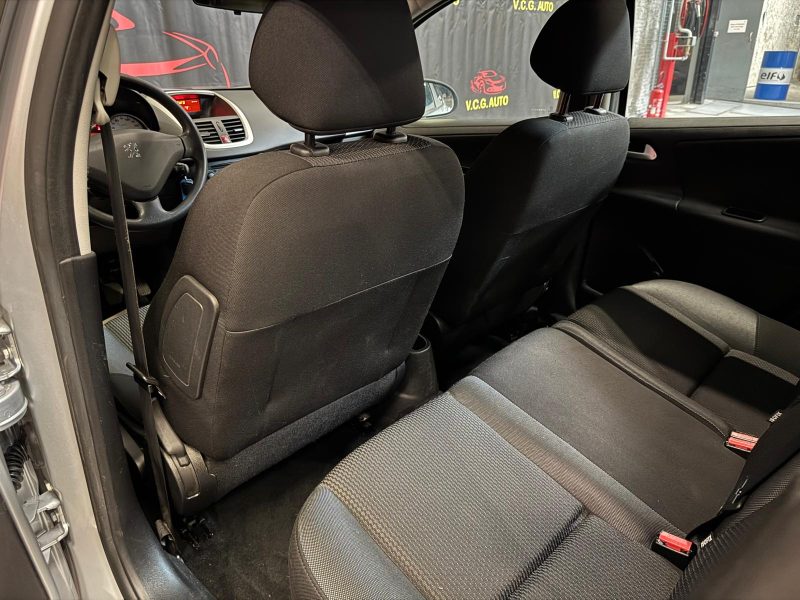 PEUGEOT 207 1.6 HDI 90 Active 