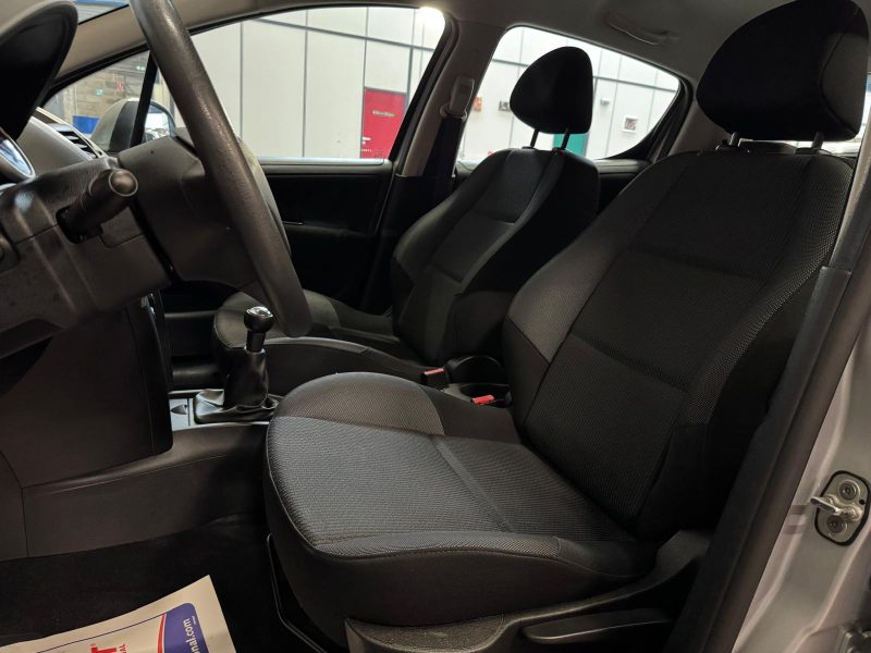 PEUGEOT 207 1.6 HDI 90 Active 