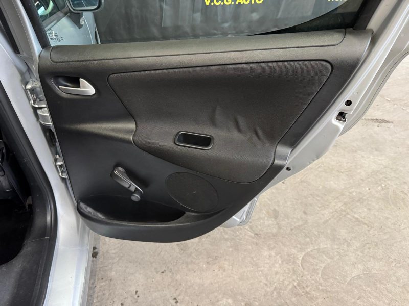 PEUGEOT 207 1.6 HDI 90 Active 