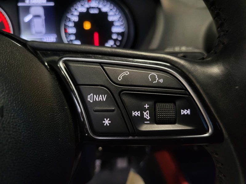 AUDI Q2 1.0 TFSI 116cv SPORT 1.0 TFSI 116cv SPORT / CAMERA DE RECUL / CARPLAY / MODES DE CONDUITE