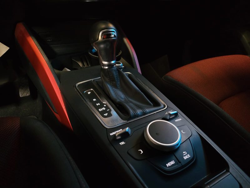 AUDI Q2 1.0 TFSI 116cv SPORT 1.0 TFSI 116cv SPORT / CAMERA DE RECUL / CARPLAY / MODES DE CONDUITE