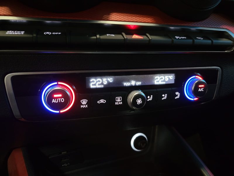 AUDI Q2 1.0 TFSI 116cv SPORT 1.0 TFSI 116cv SPORT / CAMERA DE RECUL / CARPLAY / MODES DE CONDUITE