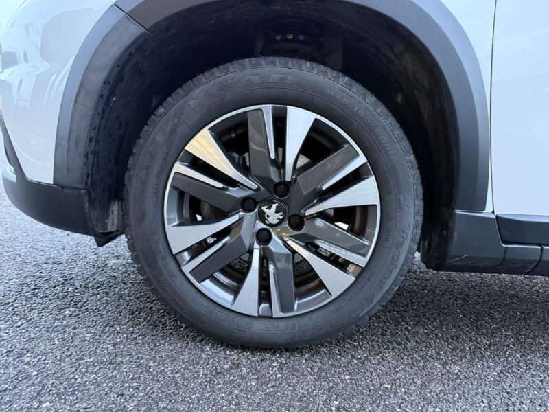 PEUGEOT 2008 II 1.2 PURETECH 130 S&S ALLURE