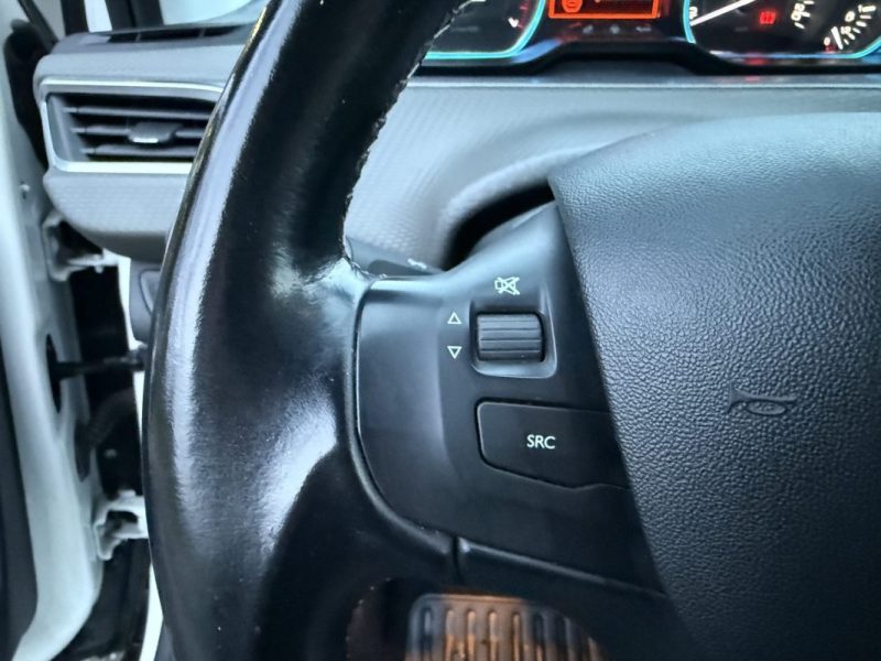 PEUGEOT 2008 II 1.2 PURETECH 130 S&S ALLURE