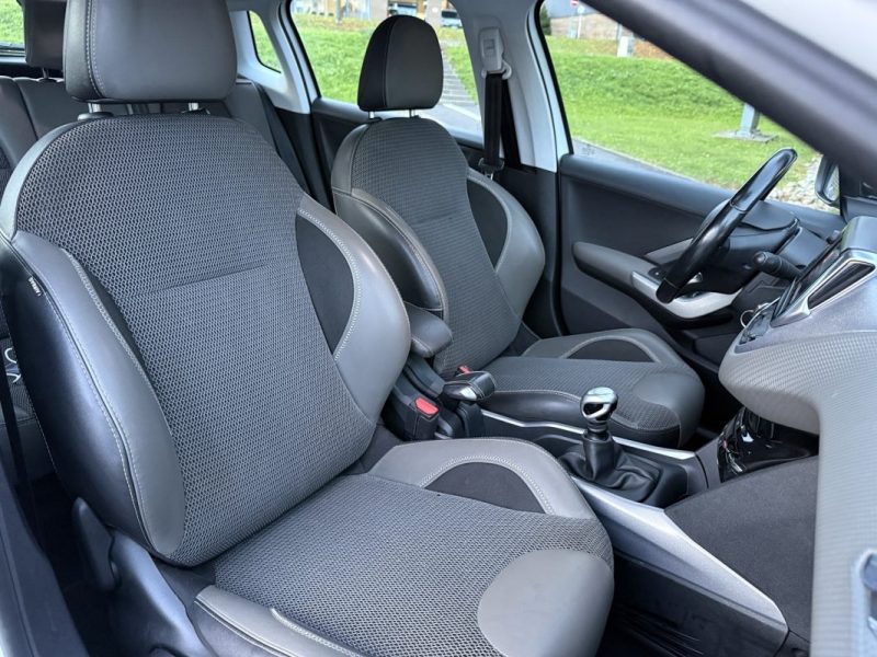 PEUGEOT 2008 II 1.2 PURETECH 130 S&S ALLURE