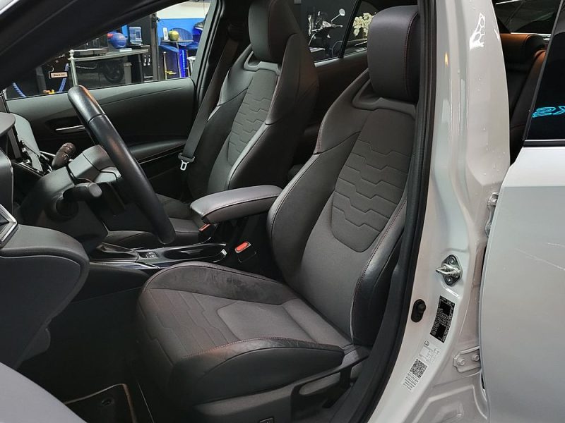 TOYOTA COROLLA Hybrid 184cv Collection CVT / FULL OPTIONS