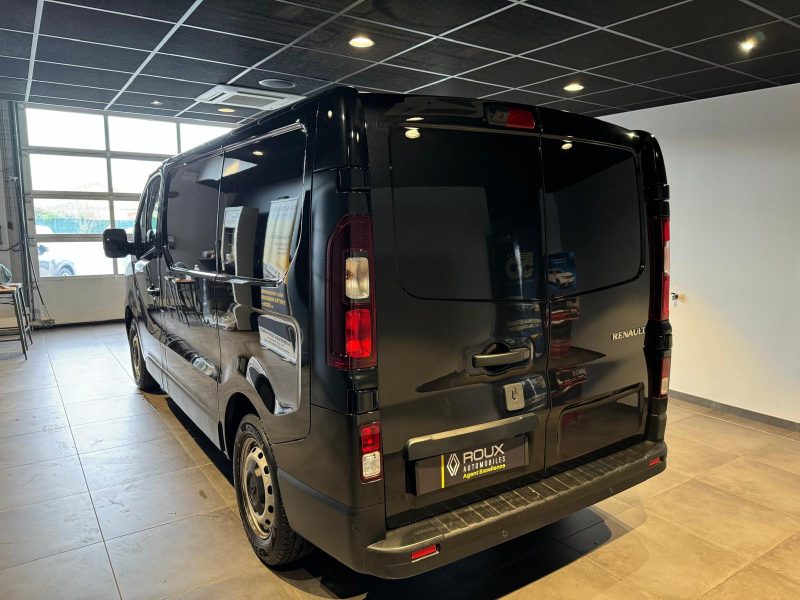 RENAULT TRAFIC 2022