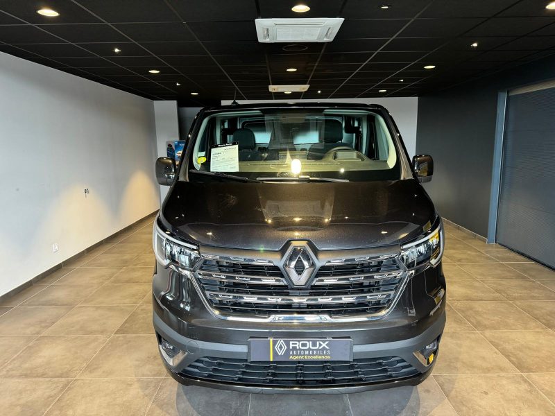 RENAULT TRAFIC 2022