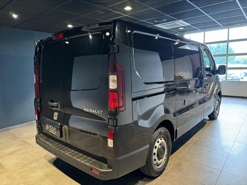RENAULT TRAFIC 2022