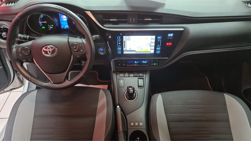 TOYOTA AURIS 2018