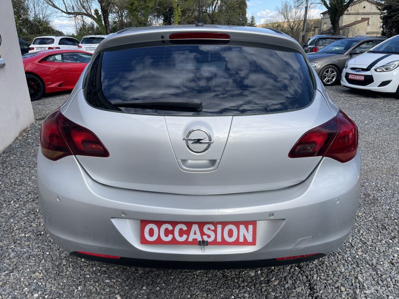 OPEL ASTRA J 2011