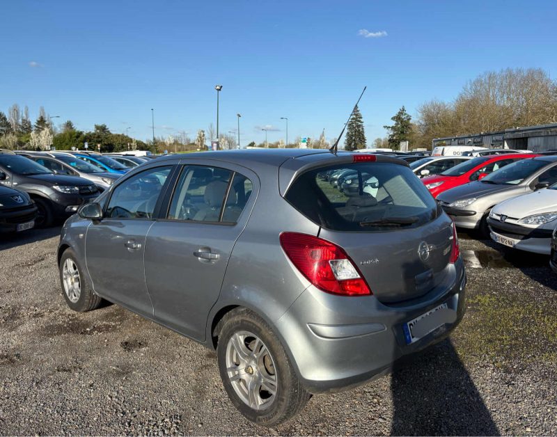 OPEL CORSA 2011