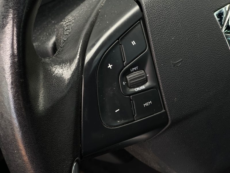 CITROEN DS5 2.0 HDi FAP SO CHIC 16V 163 ch GARANTIE 6 MOIS