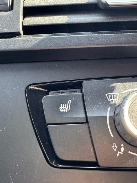 BMW  116i 2012 136cv / Chaine Neuve / CT OK / Sieges Chauffants 