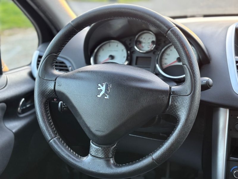 PEUGEOT 207 2011
