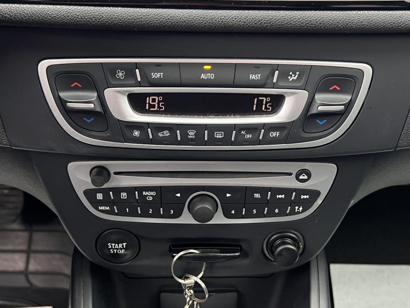 RENAULT MEGANE 3 III 1.4 TCE 130 Cv PREMIERE MAIN / 79 200 Kms CRIT AIR 1 5 PORTES - GARANTIE 1 AN