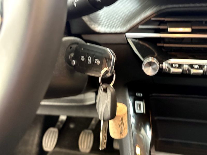 PEUGEOT 2008 1.5 BlueHdi 110Ch Allure - Garantie 6 mois 