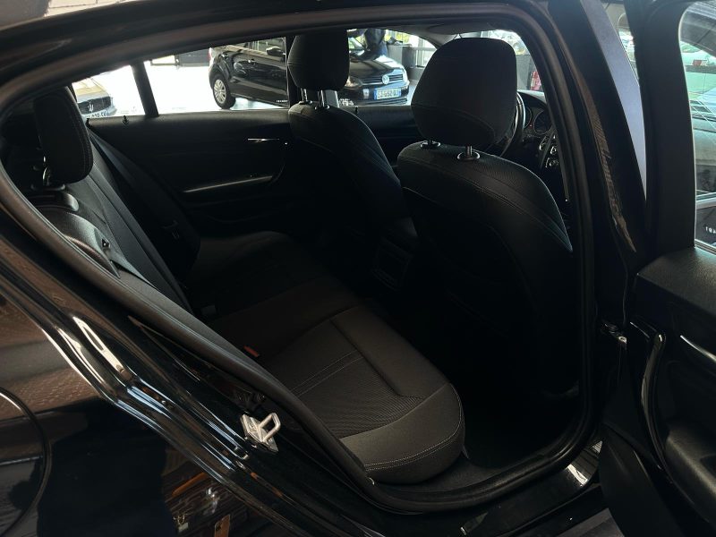 BMW Série 1 116D 116Ch - GPS - Climatisation automatique - Radar av et arrière - Garantie 6 mois.