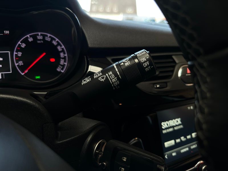 Opel Corsa 1.4i 90Ch Finition Excite - Apple Carplay - Radar de recul avec caméra - Garantie 6 mois.