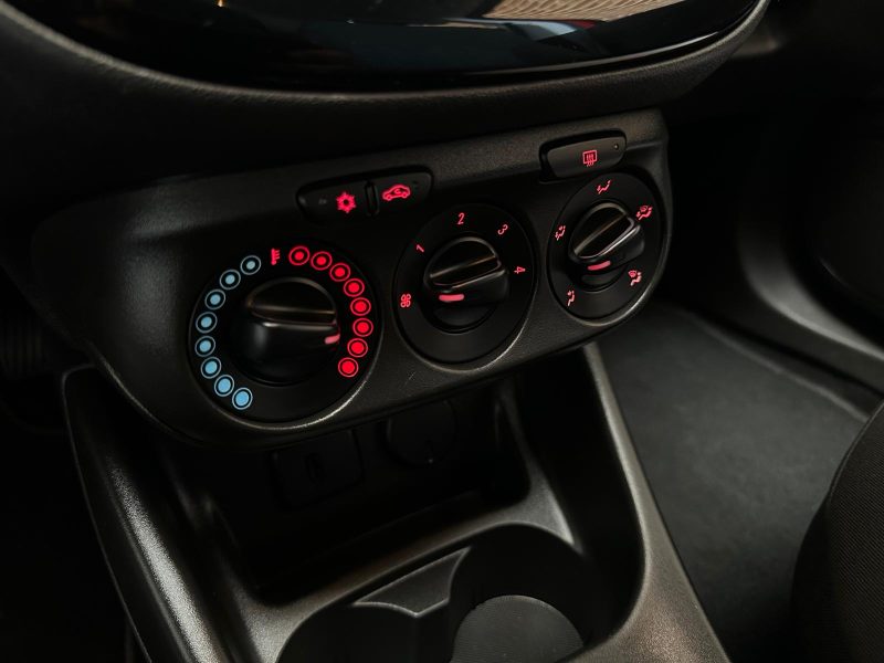 Opel Corsa 1.4i 90Ch Finition Excite - Apple Carplay - Radar de recul avec caméra - Garantie 6 mois.