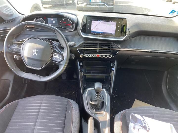 PEUGEOT 208 2021