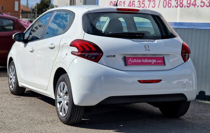 PEUGEOT 208 2019