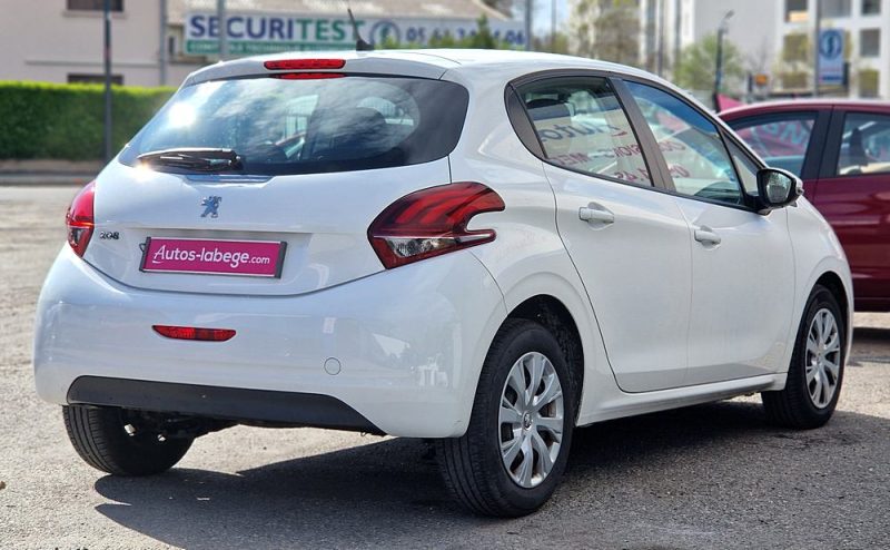 PEUGEOT 208 2019