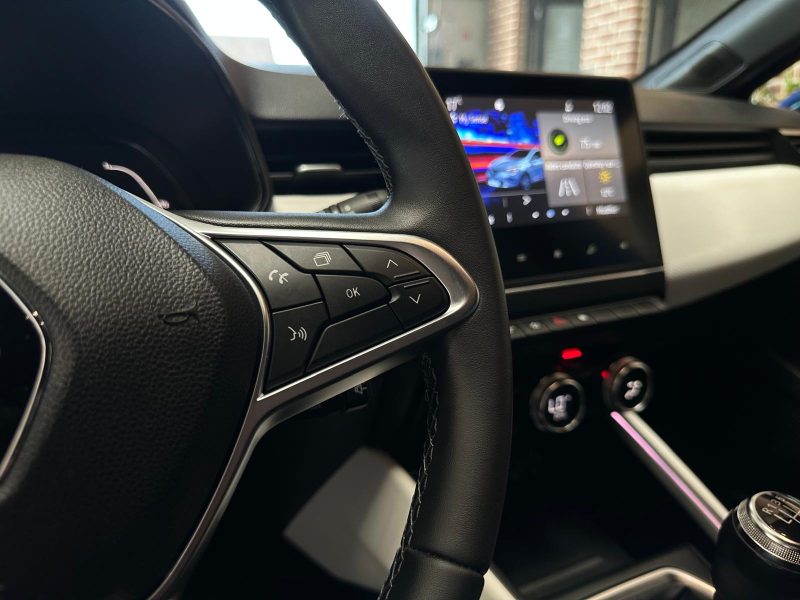 Renault Clio 1.0i TCe 90Ch - GPS - Radar de recul - Climatisation automatique - Garantie 6 mois. 