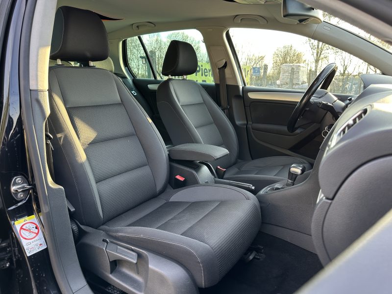 VOLKSWAGEN GOLF 2010