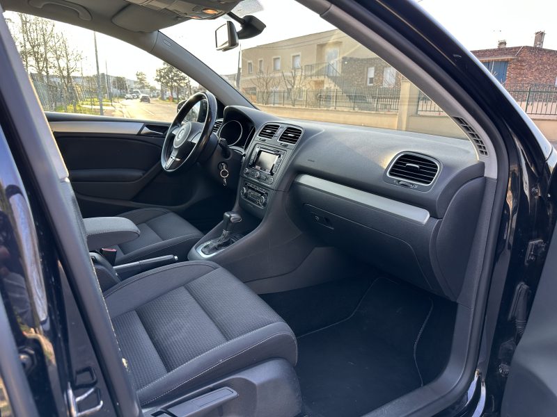 VOLKSWAGEN GOLF 2010